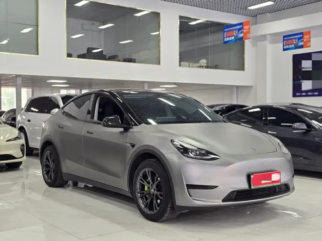 Tesla Model Y — Фото автомобиля 3