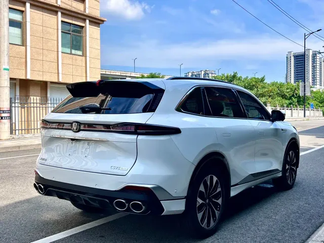 Changan CS75 Plus — Фото автомобиля 6
