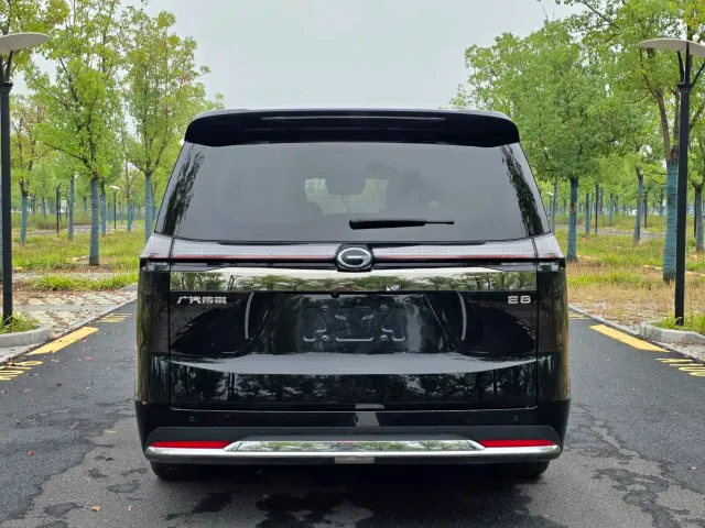 GAC Trumpchi E8 — Фото автомобиля 5