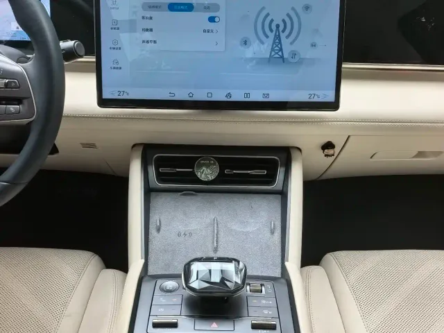 BYD Qin L — Фото автомобиля 10