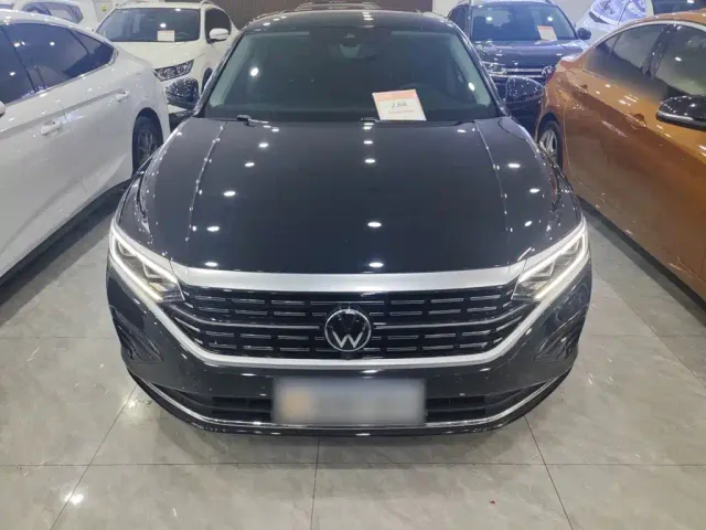 Volkswagen Passat — Фото автомобиля 2