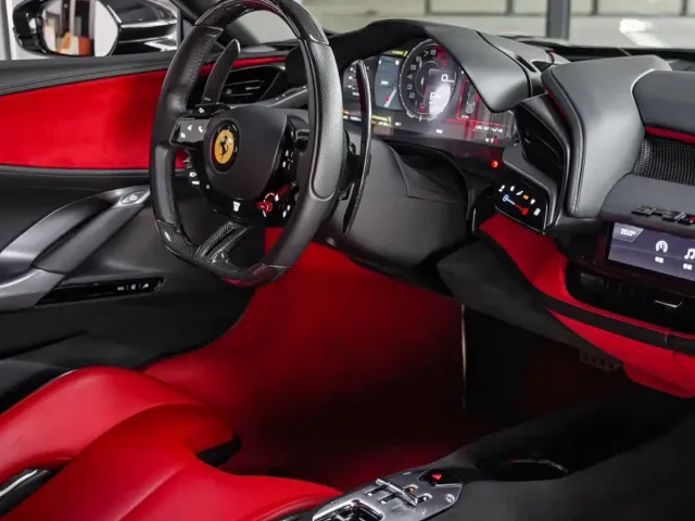 Ferrari SF90 — Фото автомобиля 8