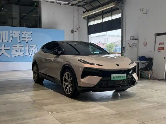 Lotus Eletre — Фото автомобиля 3