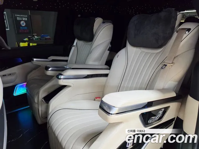 Kia Carnival Generation 4 — Фото автомобиля 8