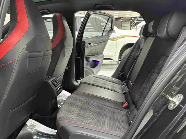 Volkswagen Golf GTI — Фото автомобиля 18