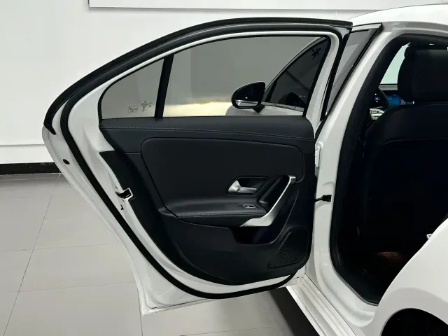 Mercedes-Benz A-Class — Фото автомобиля 21