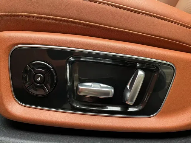 Li Auto L8 — Фото автомобиля 10