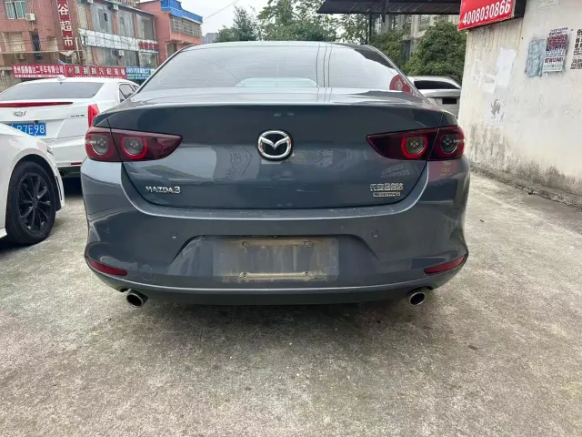 Mazda Axela — Фото автомобиля 8