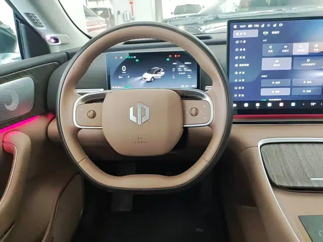 Leapmotor C11 — Фото автомобиля 10