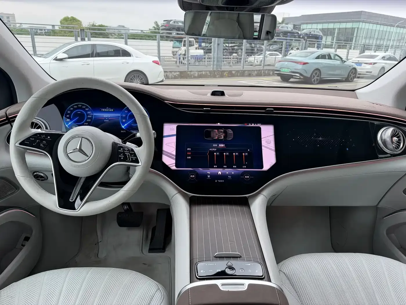 Mercedes-Benz Mercedes-Benz EQS SUV 2025 Model 500 4MATIC — Фото автомобиля 12