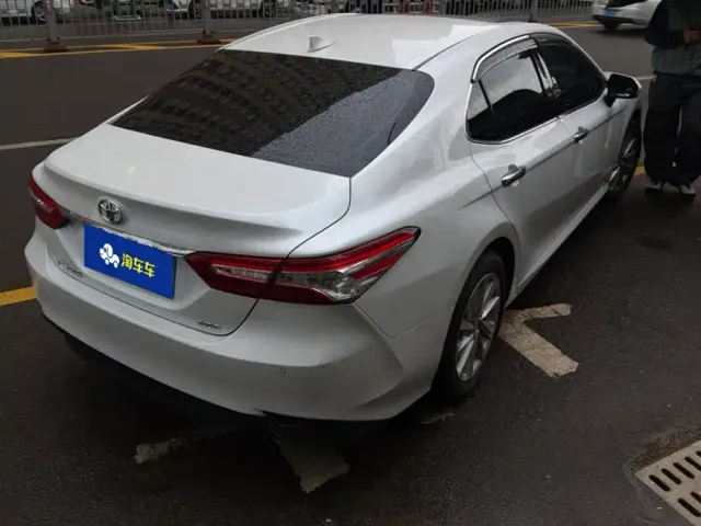 Toyota Camry — Фото автомобиля 3