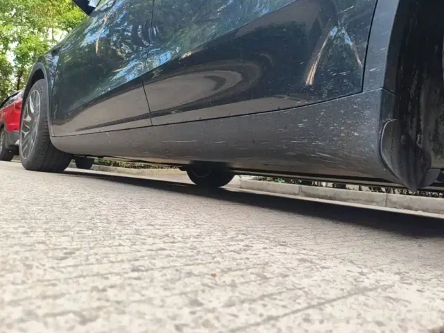 Tesla Model Y L — Фото автомобиля 21