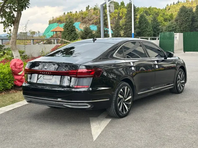 Volkswagen Passat — Фото автомобиля 6