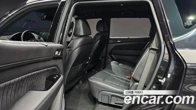 KG_Mobility_Ssangyong Rexton Rexton Arena Дизель 2.2 4WD — Фото автомобиля 12