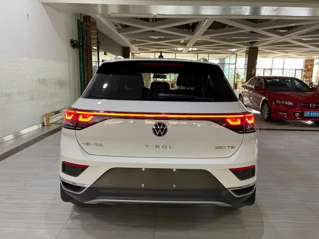Volkswagen T-Roc — Фото автомобиля 5