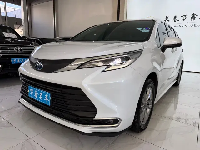 Фотография автомобиля — Toyota Sienna