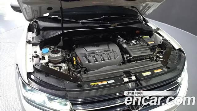 Volkswagen Tiguan — Фото автомобиля 6