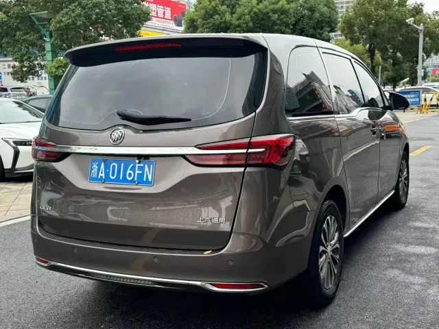 Buick GL8 — Фото автомобиля 5