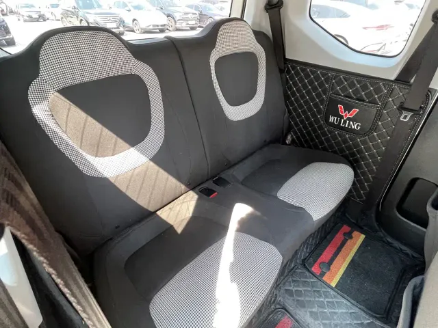 Wuling Hongguang Mini EV — Фото автомобиля 11