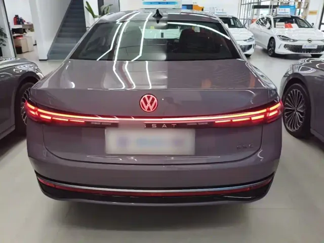 Volkswagen Passat — Фото автомобиля 5
