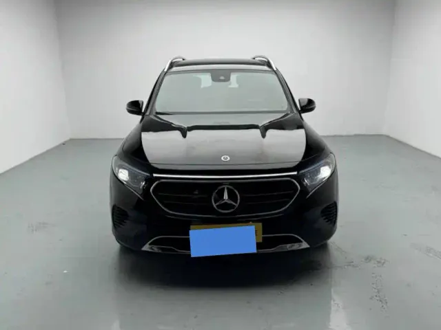 Mercedes-Benz EQB — Фото автомобиля 3