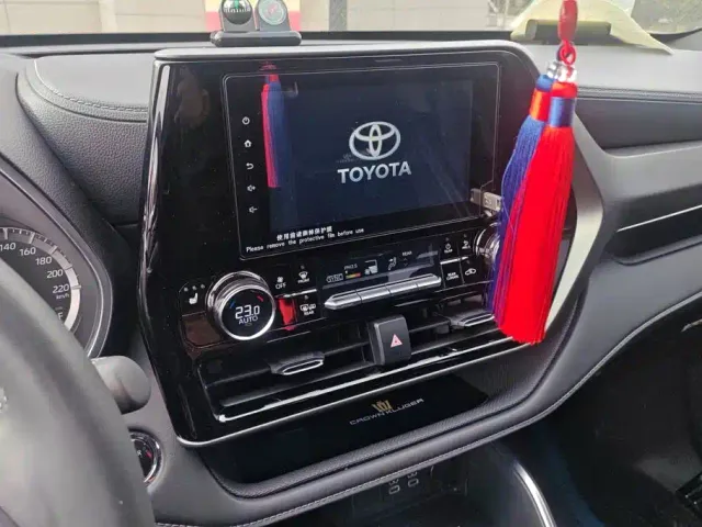 Toyota Crown Kluger — Фото автомобиля 13