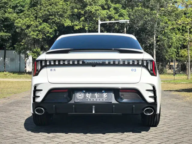 Lynk & Co 03 — Фото автомобиля 6