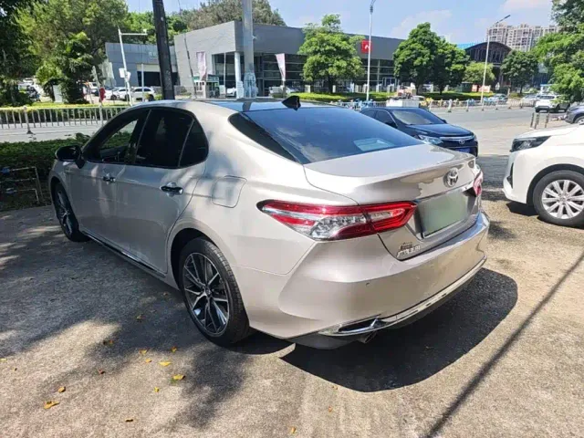 Toyota Camry — Фото автомобиля 4