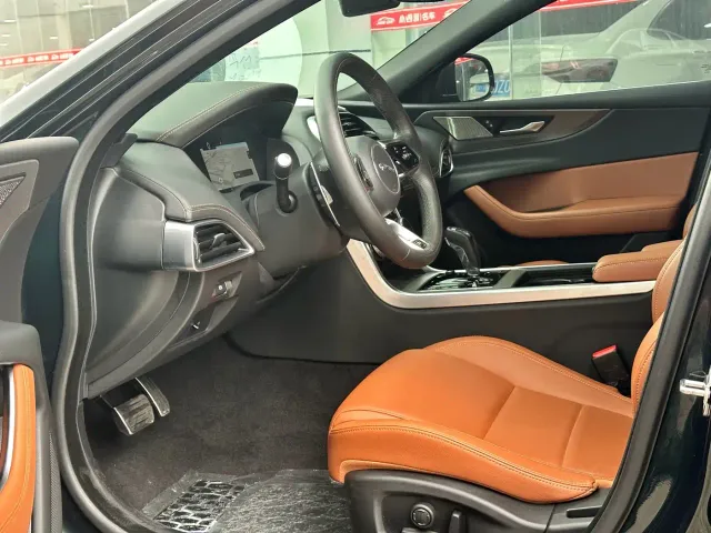Jaguar XEL — Фото автомобиля 8