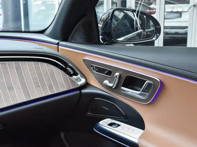 Mercedes-Benz E-Class — Фото автомобиля 10