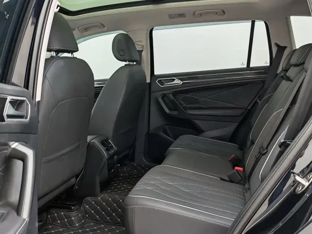 Volkswagen Tiguan L — Фото автомобиля 11
