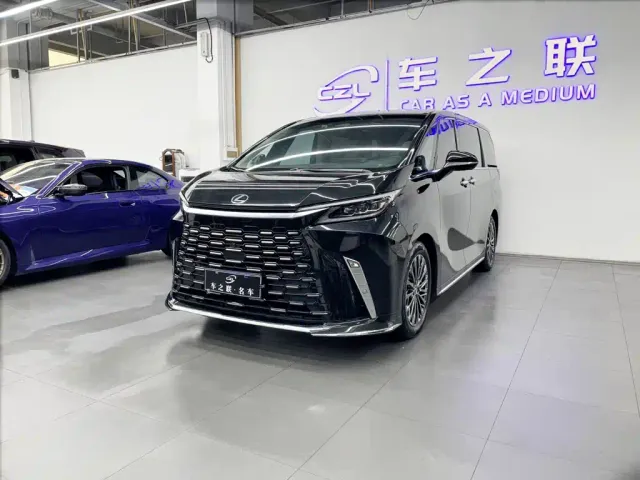Lexus LM — Фото автомобиля 3