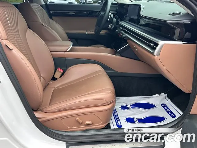 Hyundai Grandeur Grandeur (GN7) 2.5 Бензин 2WD — Фото автомобиля 19