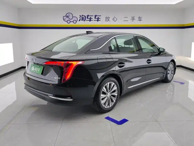Hongqi E-QM5 — Фото автомобиля 3