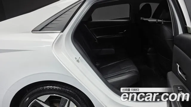Hyundai Avante CN7 — Фото автомобиля 12