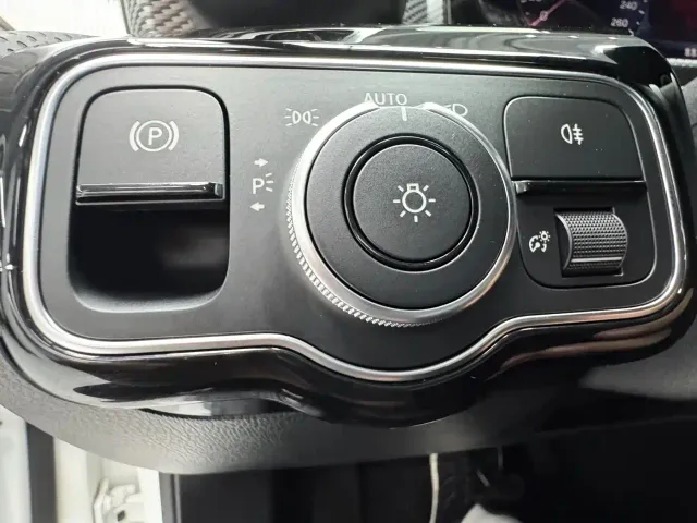 Mercedes-Benz A-Class — Фото автомобиля 15