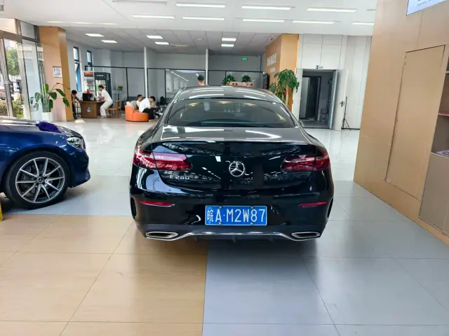 Mercedes-Benz E-Class — Фото автомобиля 9