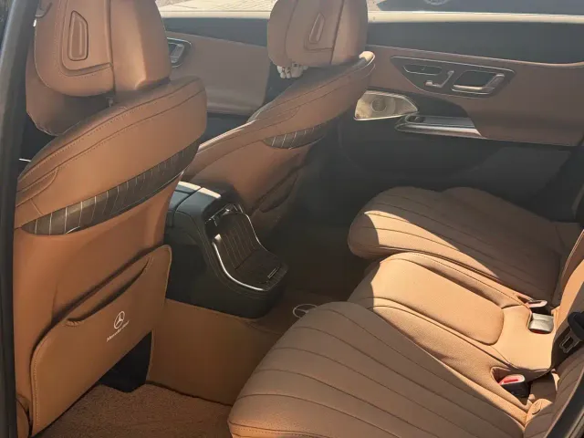 Mercedes-Benz E-Class — Фото автомобиля 6