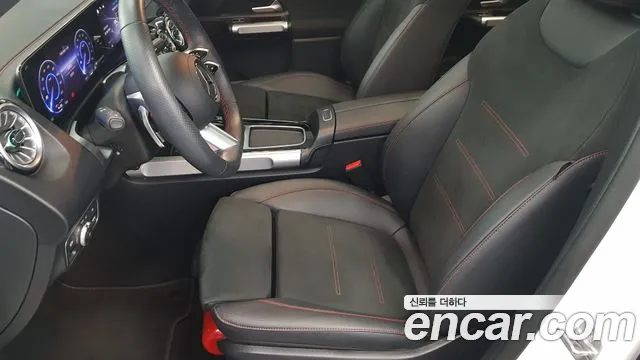 Mercedes-Benz EQB — Фото автомобиля 14
