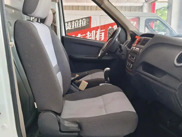 Changan Ruixing EM60 — Фото автомобиля 8
