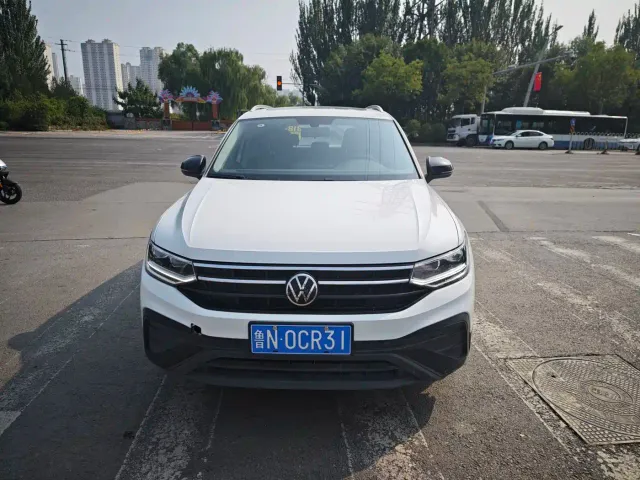 Volkswagen Tiguan L — Фото автомобиля 2
