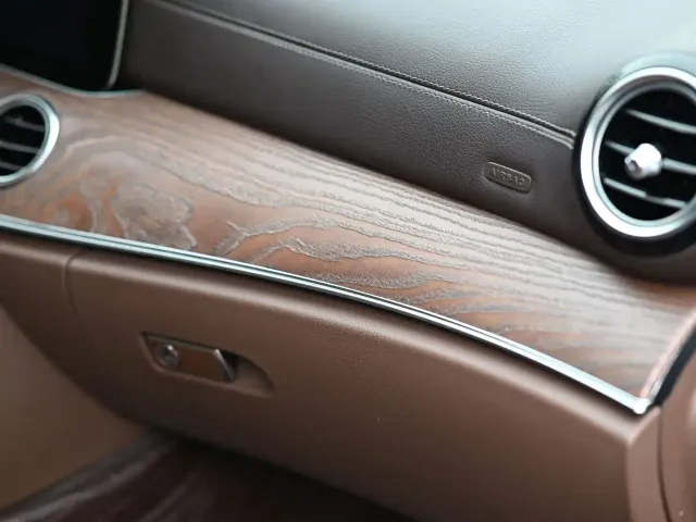 Mercedes-Benz E-Class — Фото автомобиля 10