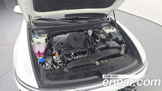 Hyundai Grandeur GN7 — Фото автомобиля 6