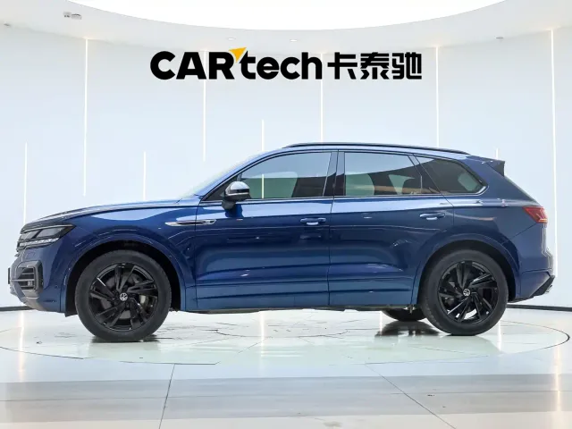 Volkswagen Touareg — Фото автомобиля 3