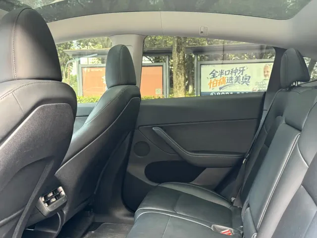 Tesla Model Y — Фото автомобиля 8