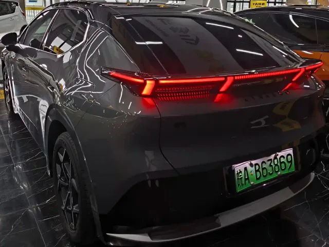 Lynk & Co Z20 — Фото автомобиля 4