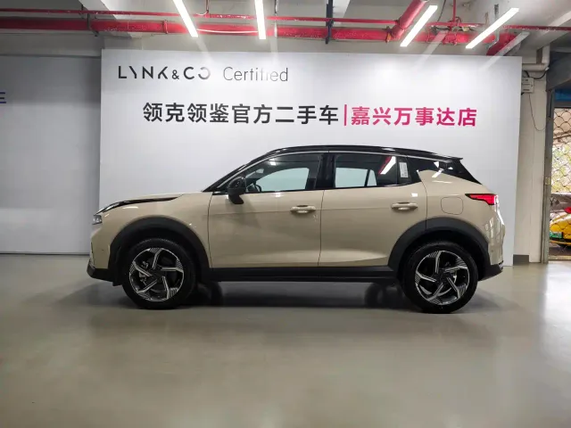 Lynk & Co 06 — Фото автомобиля 2