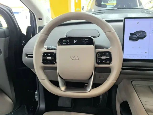 Li Auto i8 — Фото автомобиля 10