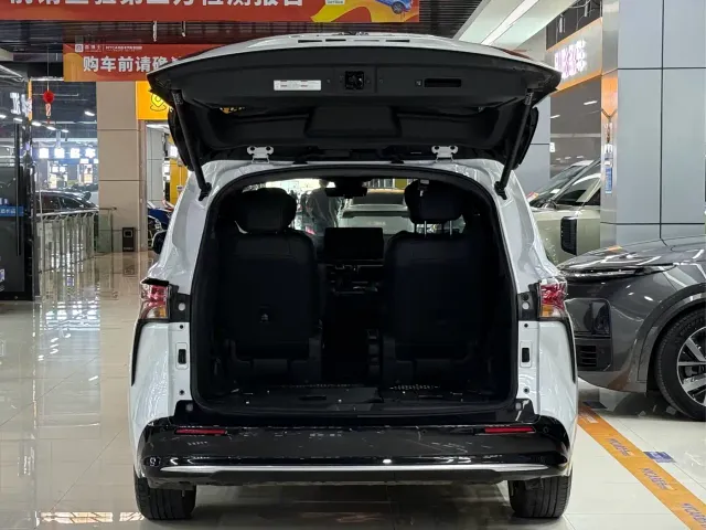 Toyota Sienna — Фото автомобиля 6