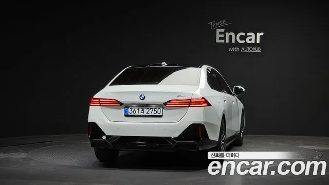 BMW 5-Series — Фото автомобиля 4